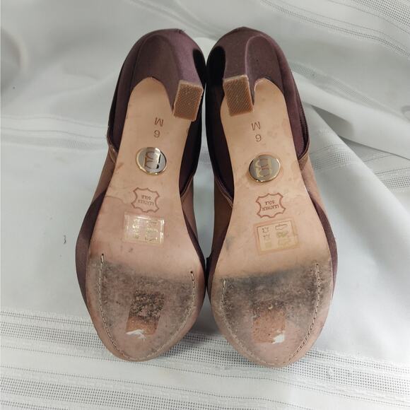 BEBE! ESPRESSO BROWN SATIN HEEL, TAN/GOLD LEATHER PEEP TOE PLATFORM HEELS! SZ 6M - Picture 6 of 8